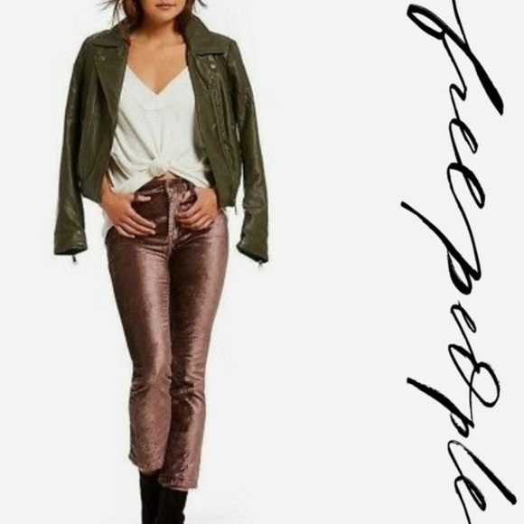 Free People Luxe Velvet High Rise Cropped Flare Pants in Taupe / Mauve sz. 25 - Picture 1 of 13